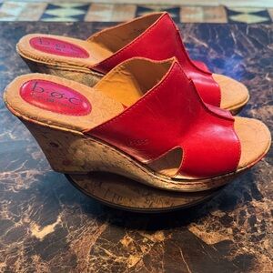 b.o.c Red Leather Floral Cork Wedge Open Toe Mules Women’s Size 8M